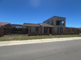 4 Bedroom Property for Sale in Pellsrus Eastern Cape